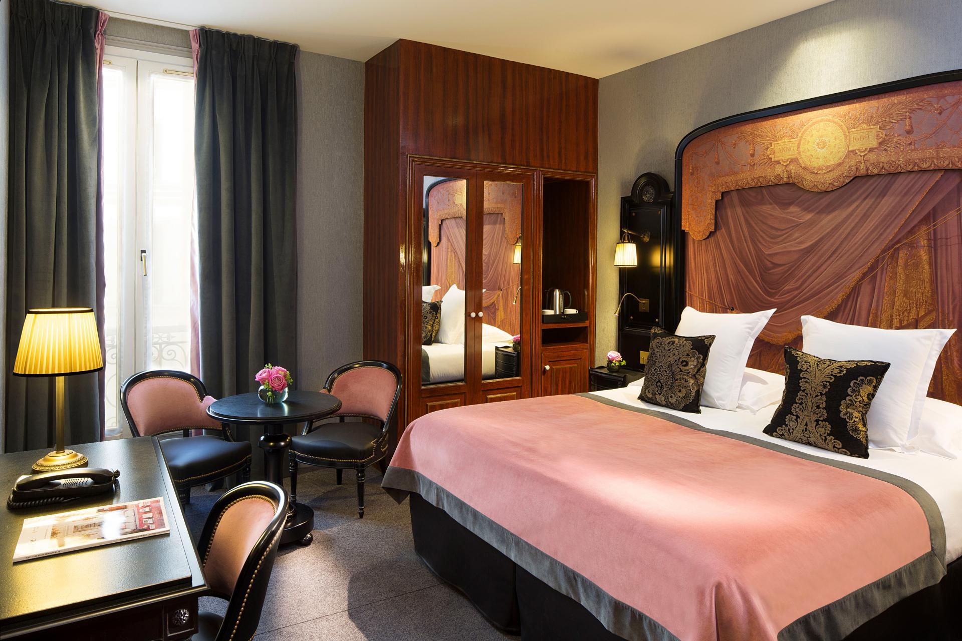 Hotel Le Belmont Paris